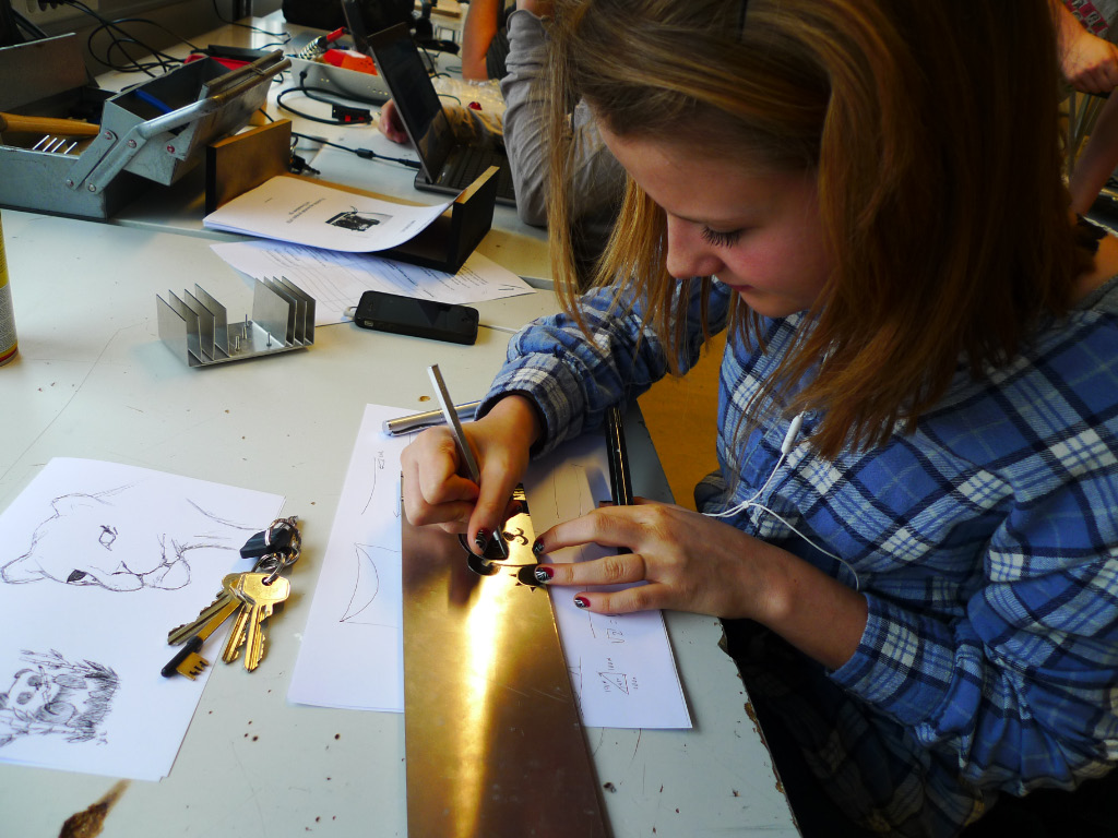 EL elev designer chassis til forsterker