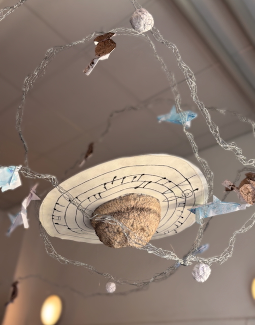 Et nærbilde av en edderkopp