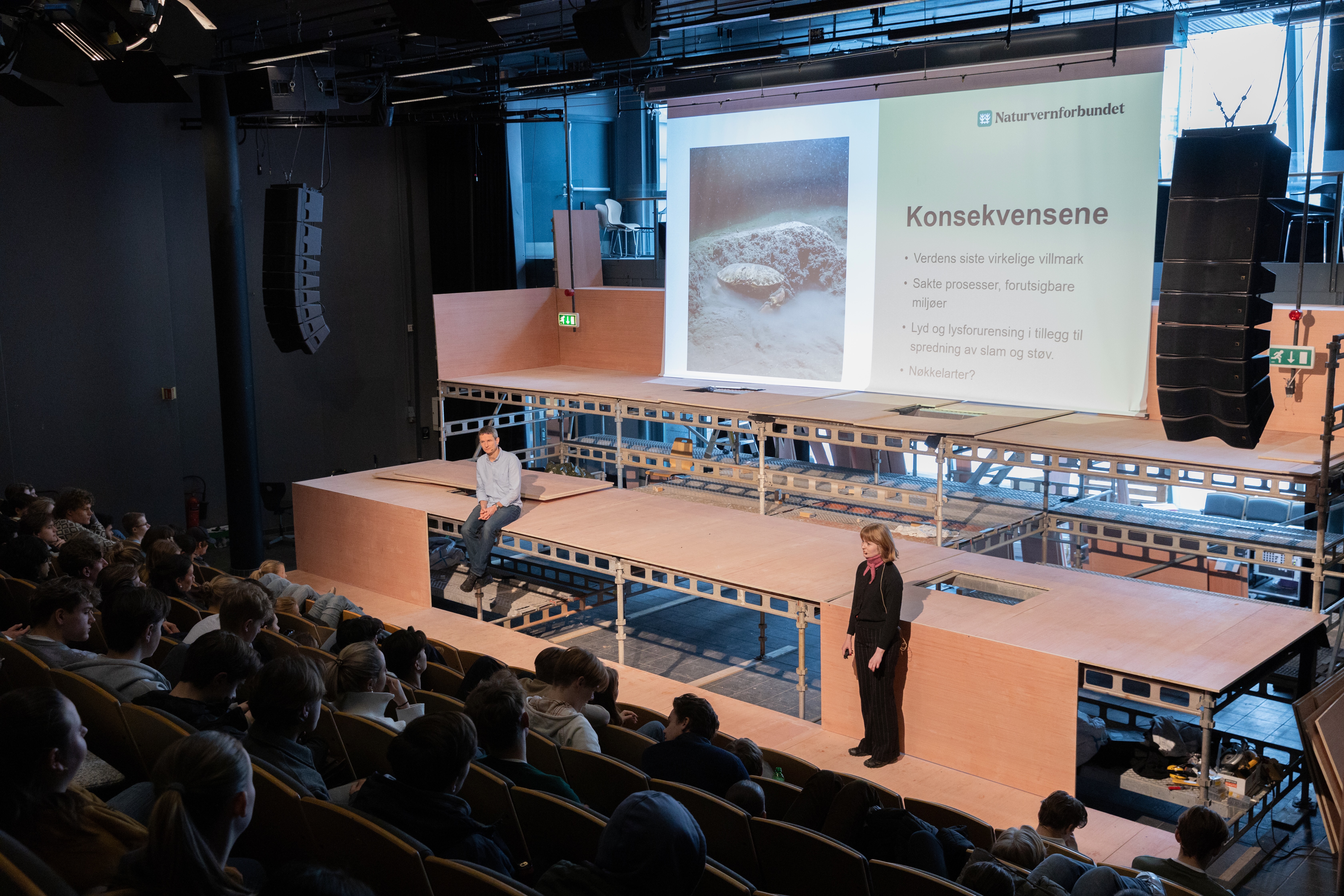 en person som holder en presentasjon